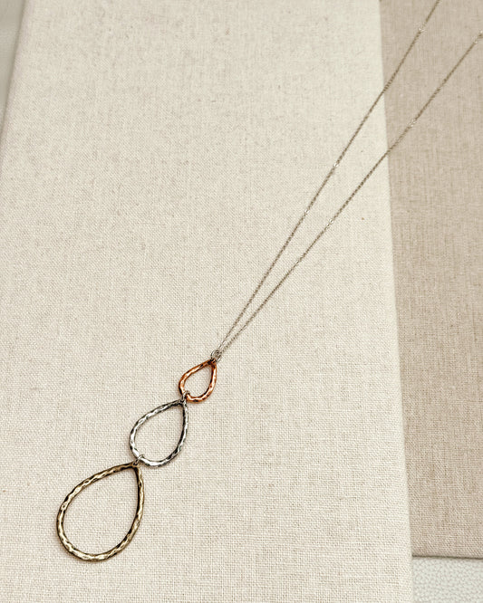 19-3121 Triple Teardrop Outline Pendant Necklace