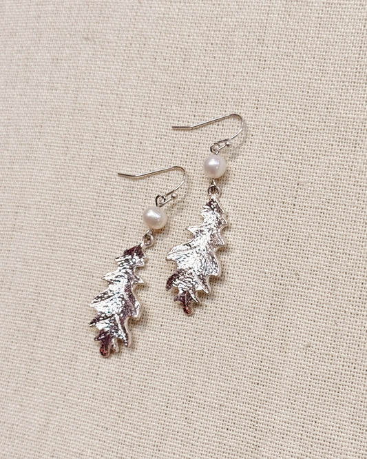 2-10276 Gracie Rose Matte Silver Oak Leaf Drop Earrings