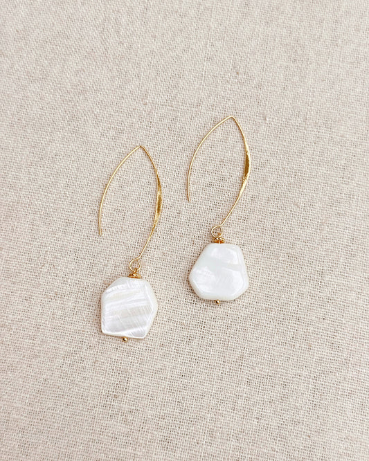 8-2681 Gracie Rose Mother of Pearl Drop Earrings – Gold (White)