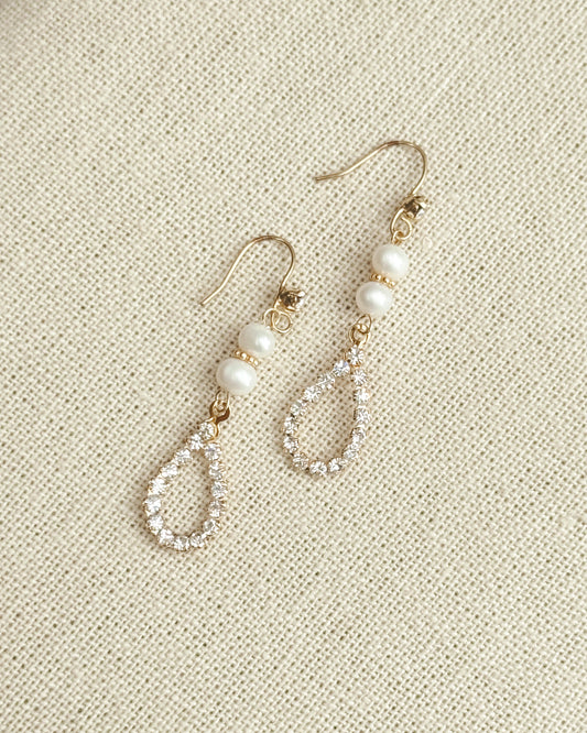 8-8112 Gracie Rose Pearl Rhinestone Teardrop Dangle Earrings