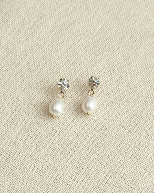 8-8113 Gracie Rose Pearl Rhinestone Stud Earrings