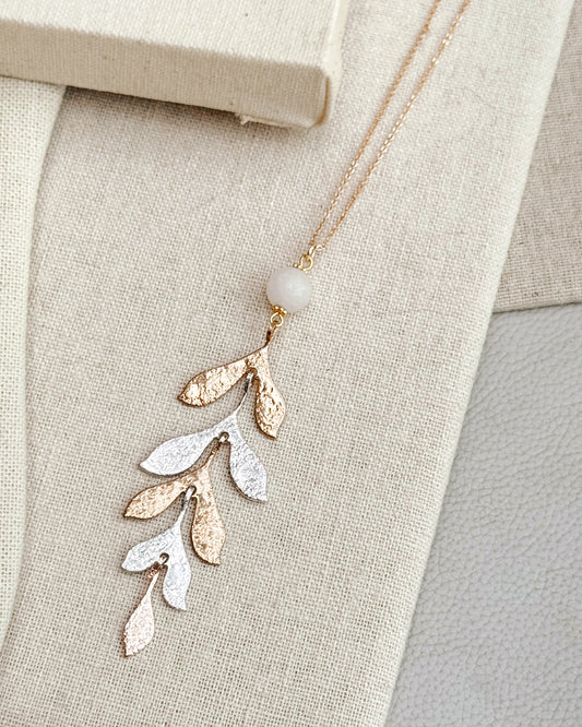 2-4454 Gracie Rose Two Tone Leaf Rose Quartz Necklace
