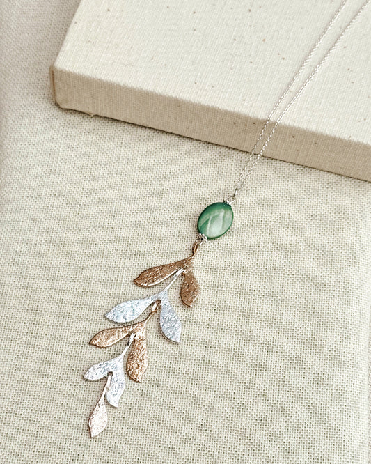 2-4454 Gracie Rose Two Tone Leaf Green Mother of Pearl Necklace