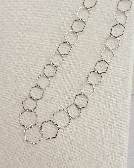 24-10445 Rhodium Hammered Hexagon Link Chain Necklace
