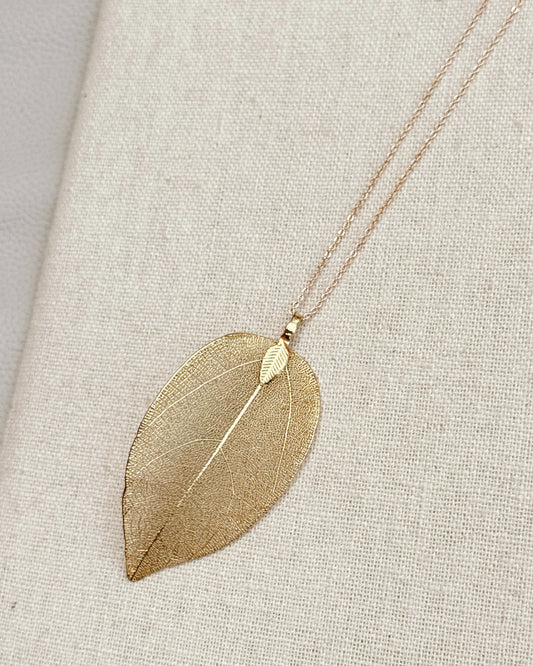 78-101 Gracie Rose Delicate Gold Leaf Pendant Necklace