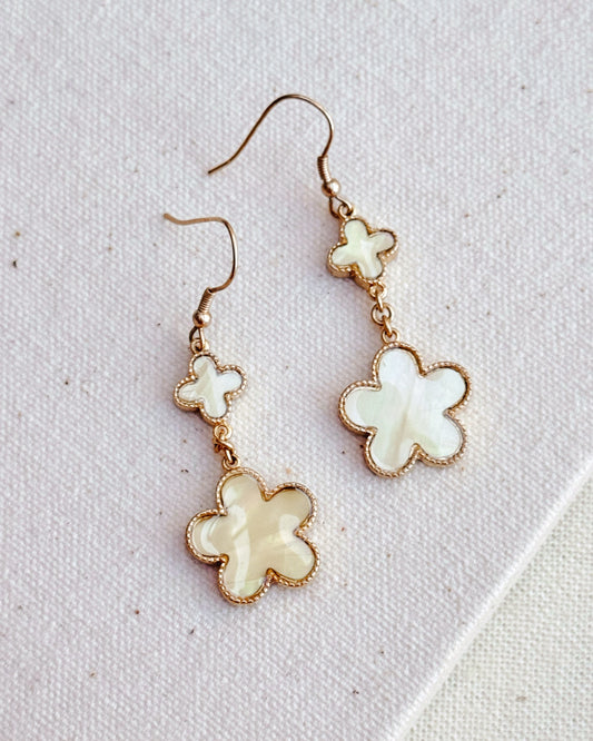 8-1318 Gold & Yellow Shell Floral Clover Dangle Earrings